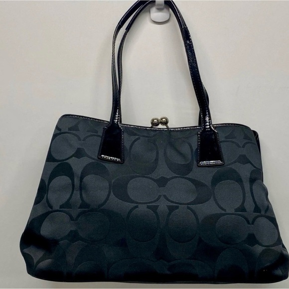 Coach Graphic Art Kisslock - Picture 3 of 6